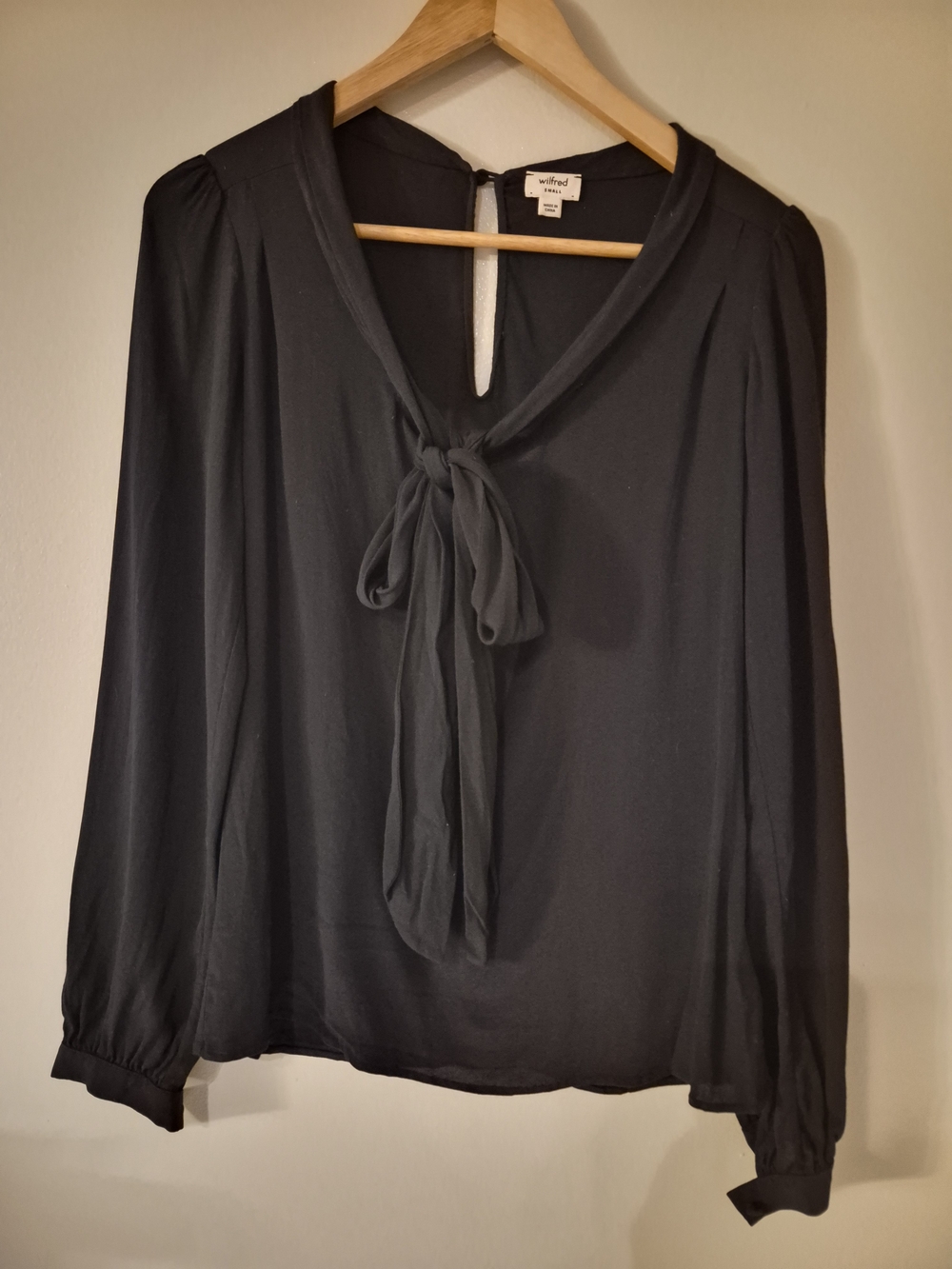 Wilfred Aritzia Small Black Tie Neck Long Sleeve Blouse